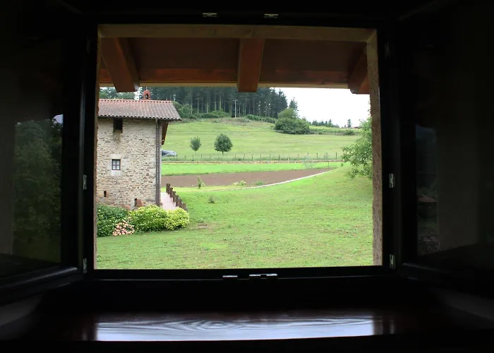 Osabarena Hotela Отель Orozko