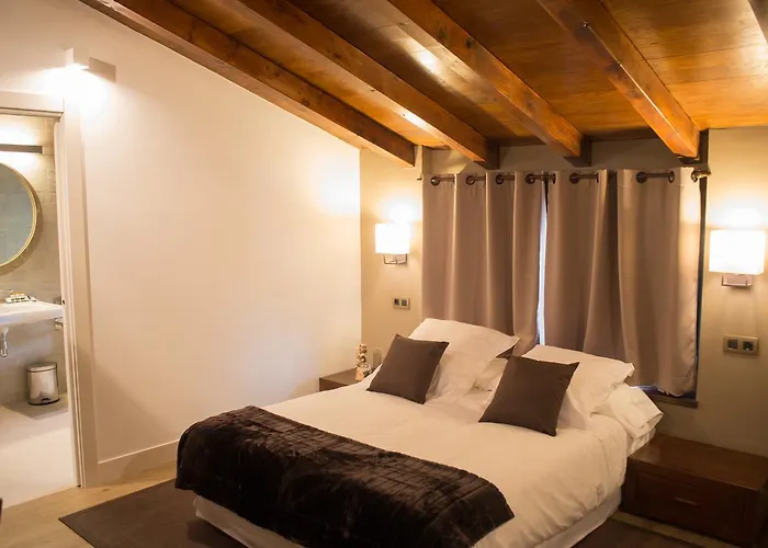 Osabarena Hotela Отель Orozko